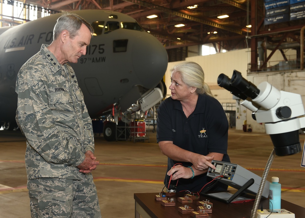 Lt. Gen. Roberson visit