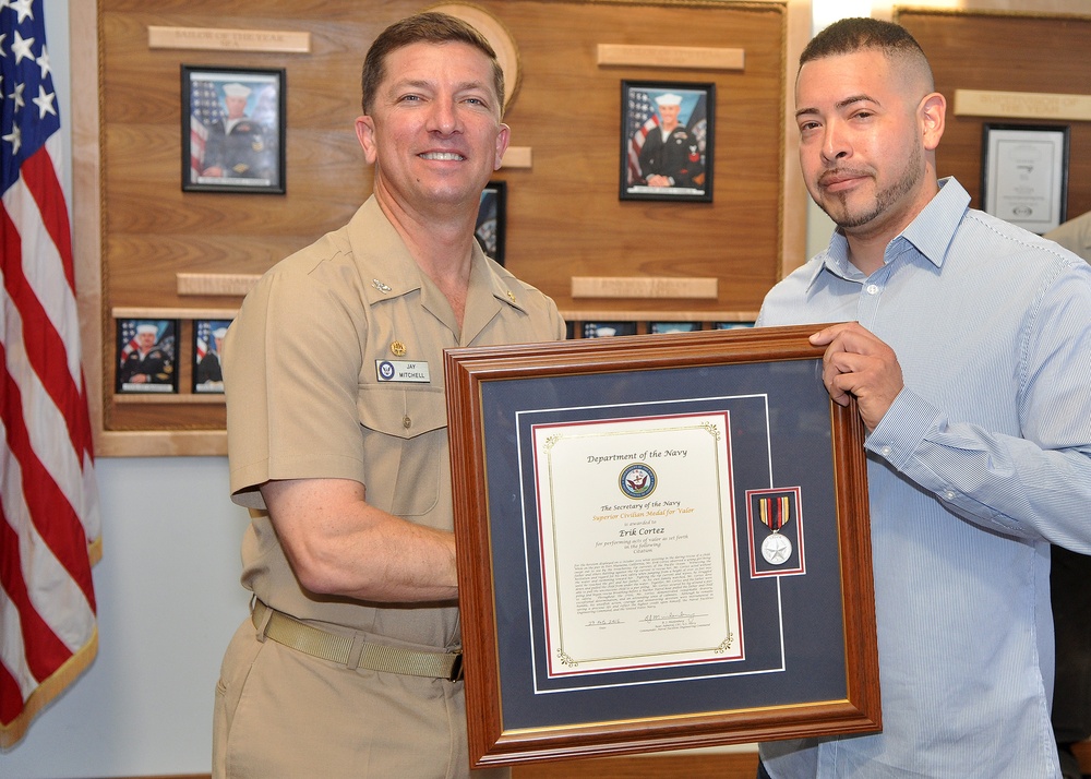 EXWC employee Erik Cortez receives Superior Civilian Medal for Valor