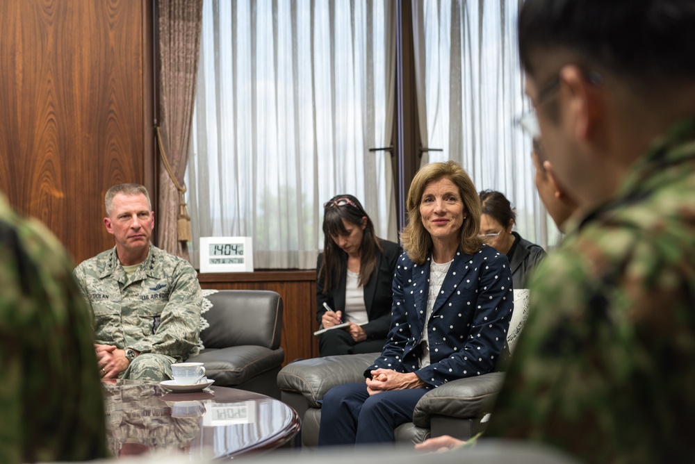 U.S. Ambassador and USFJ Commander show support in Kumamoto
