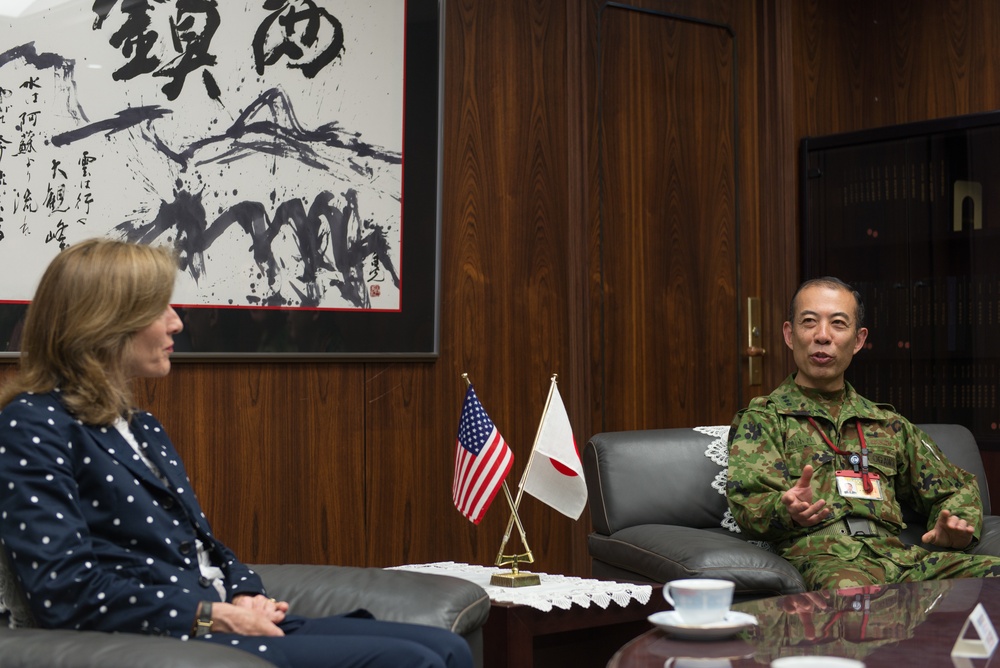 U.S. Ambassador and USFJ Commander show support in Kumamoto