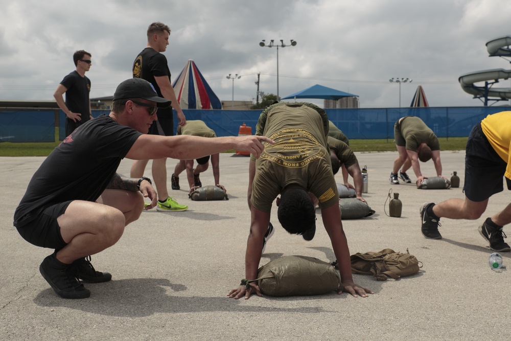 MARFORRES Sailors participate in FMF reconnaissance corpsman screening