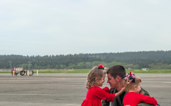 VAQ 209 returns from deployment