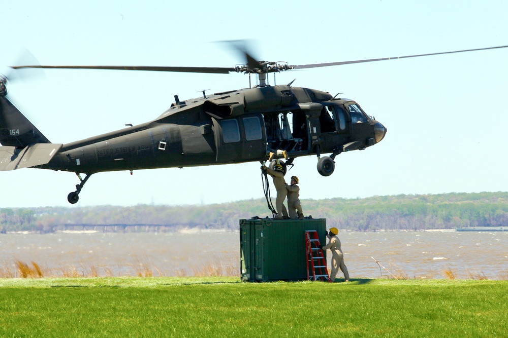 Training for every situation: CBIRF Marines conduct sling load ops