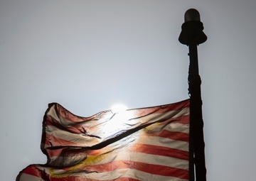 Man the Rails; Marines and Sailors arrive in Ft. Lauderdale