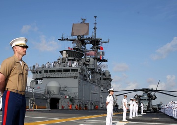 Man the Rails; Marines and Sailors arrive in Ft. Lauderdale