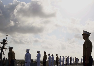 Man the Rails; Marines and Sailors arrive in Ft. Lauderdale