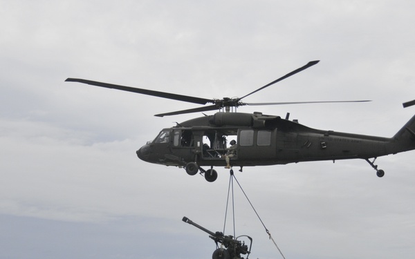 Black Hawks lift artillery