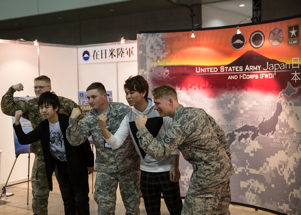 Camp Zama Soldiers, Airmen participate in Niconico Chokaigi 2016