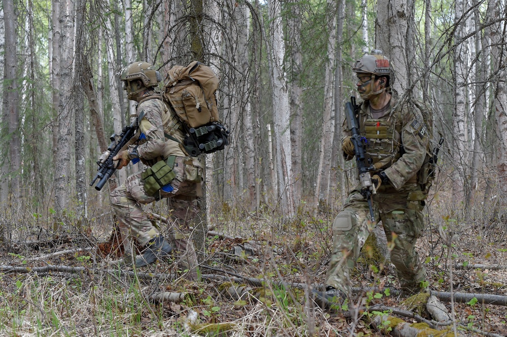 212th Rescue Squadron conducts mass-casualty exercise