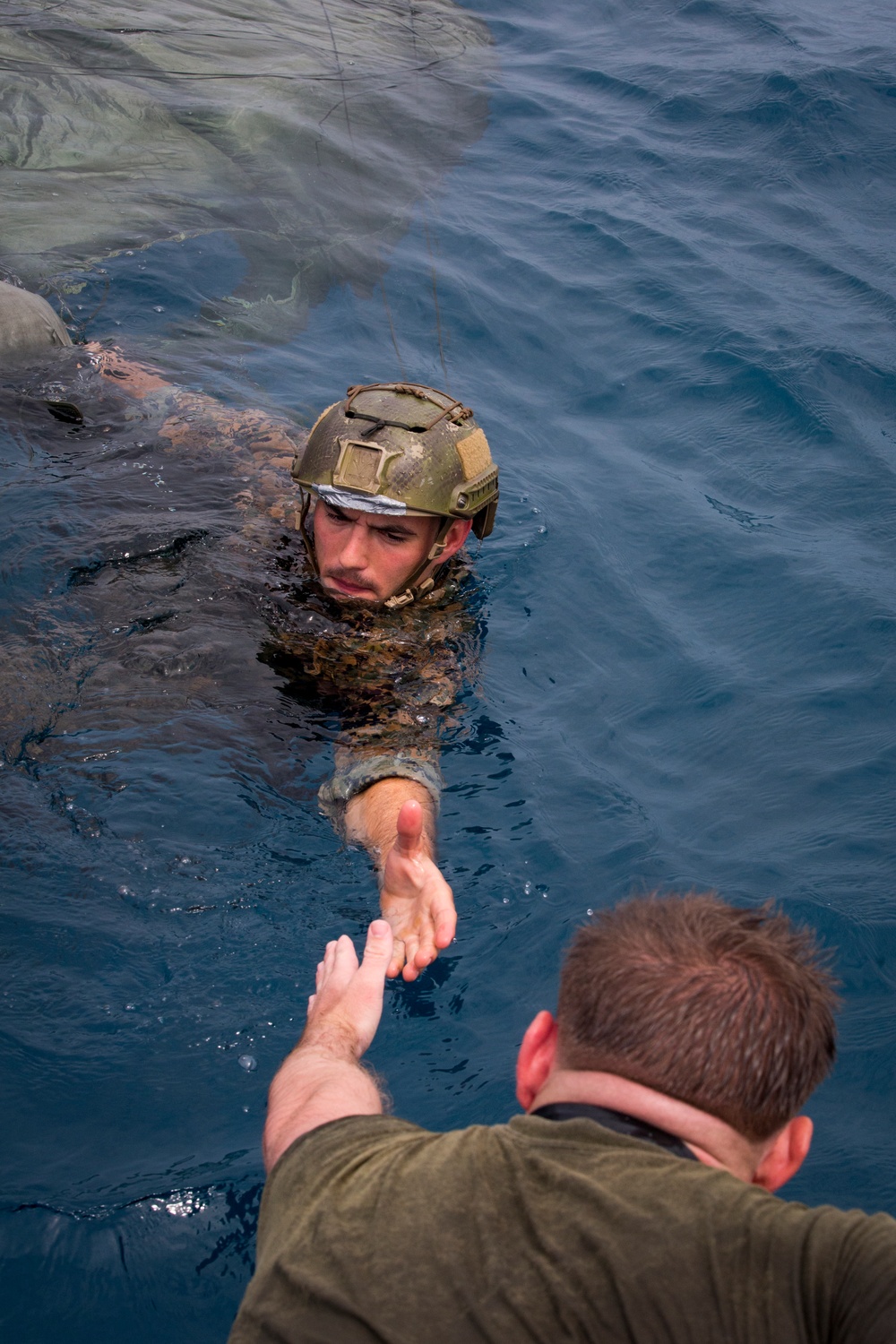 Recon conducts maritime Jump and Recovery training