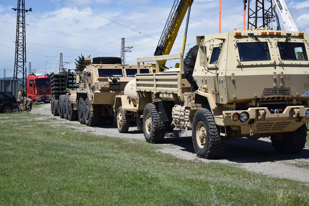 DVIDS - Images - US Army Abrams, Bradleys arrive in Georgia [Image 2 of 13]