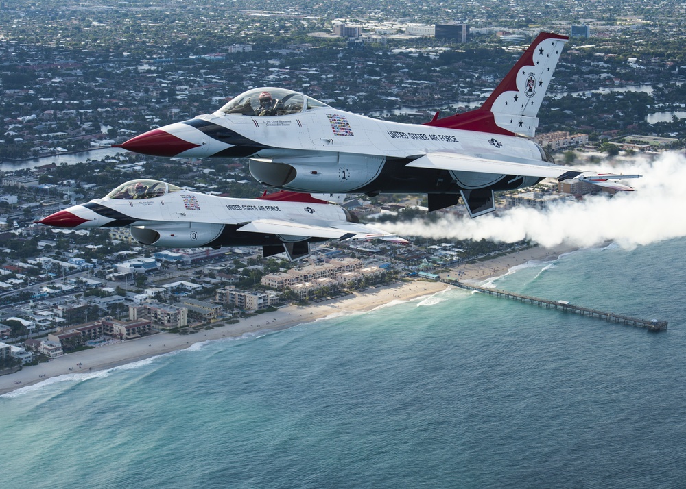 Thunderbirds soar at Ft. Lauderdale