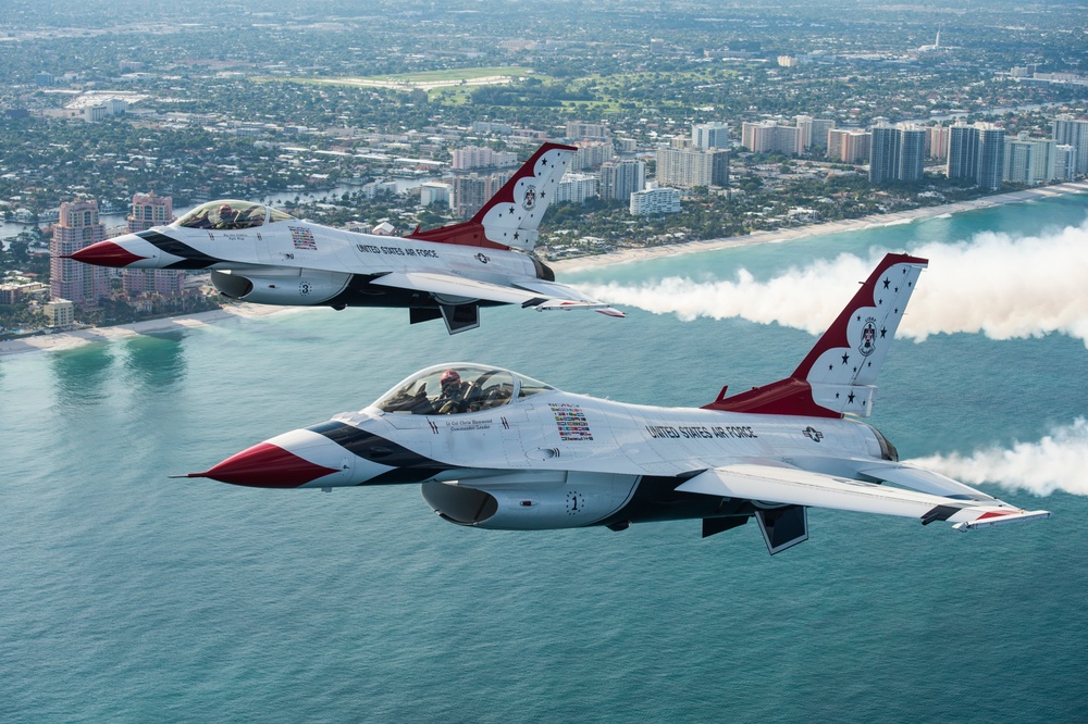 Thunderbirds soar at Ft. Lauderdale
