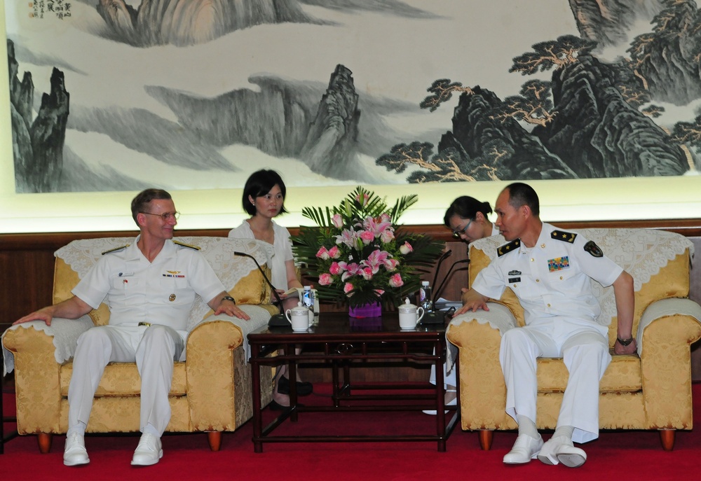 7th Fleet Meets with PLA(N) Leadership