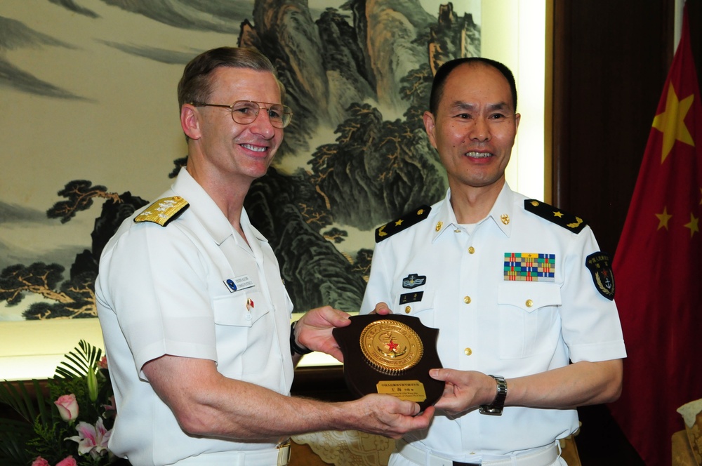 7th Fleet Meets with PLA(N) Leadership