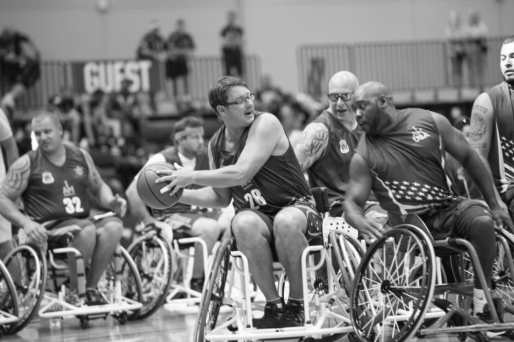 Team US, Australia clash in 2016 Invictus Games wheelchair basketball