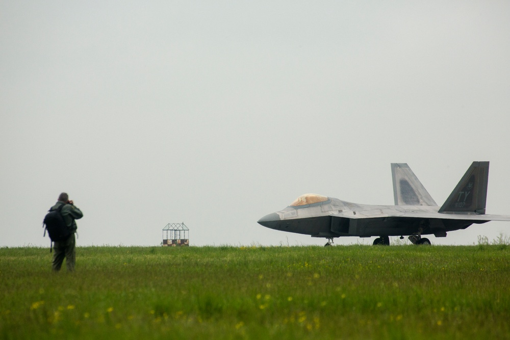 BSRF: 1st time F-22 Raptor visits Romania