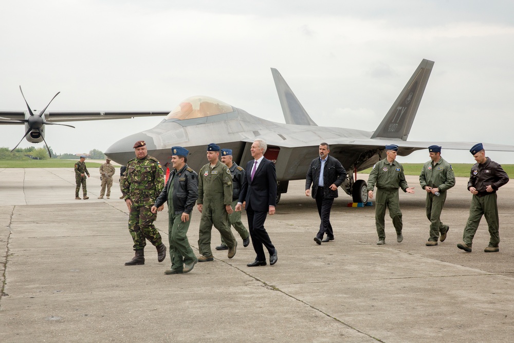 BSRF: 1st time F-22 Raptor visits Romania