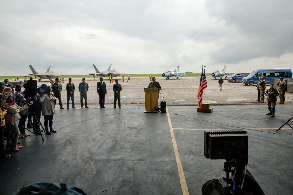 BSRF: 1st time F-22 Raptor visits Romania