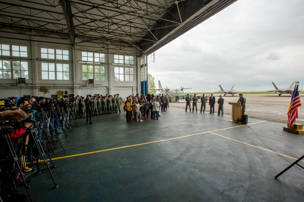 BSRF: 1st time F-22 Raptor visits Romania