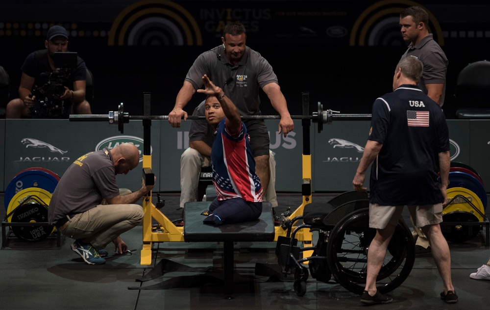 Power lifting preliminaries at Invictus Games 2016
