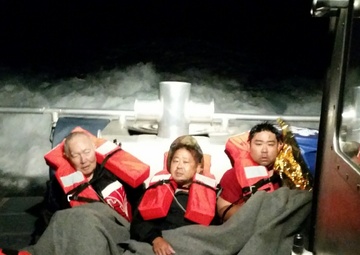Coast Guard rescues 3 from capsized vessel near Port Allen, Kauai