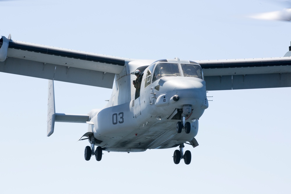 SPMAGTF-CR-AF Ospreys land on French Ship BPC Dixmude