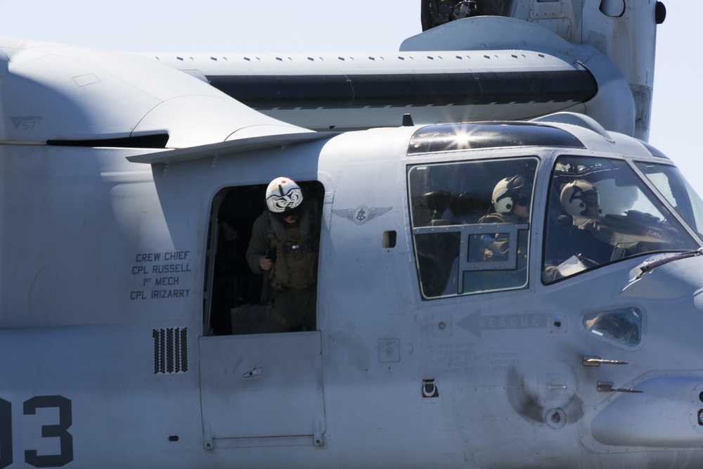 SPMAGTF-CR-AF Ospreys land on French Ship BPC Dixmude