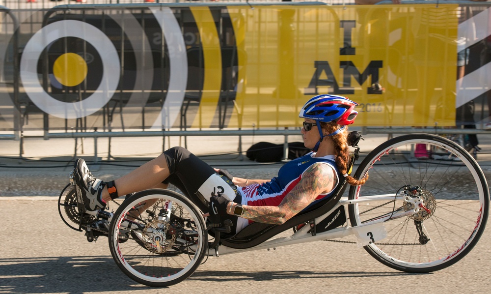 US Team competes in cycling during Invictus Games 2016