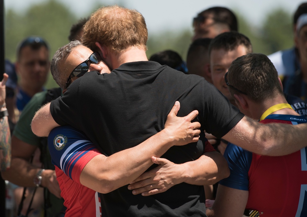 US Team competes in cycling during Invictus Games 2016