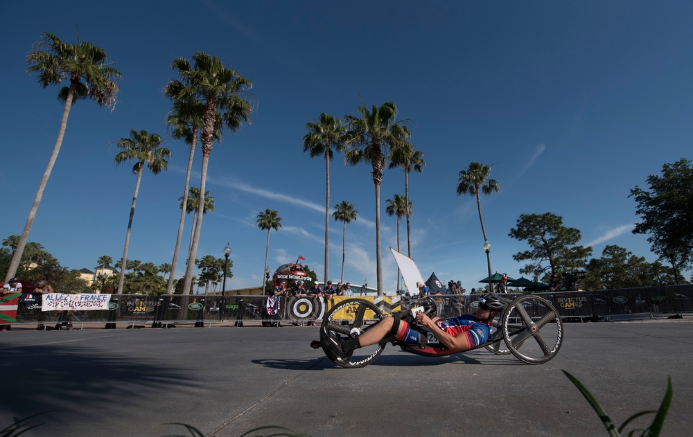 US Team competes in cycling during Invictus Games 2016