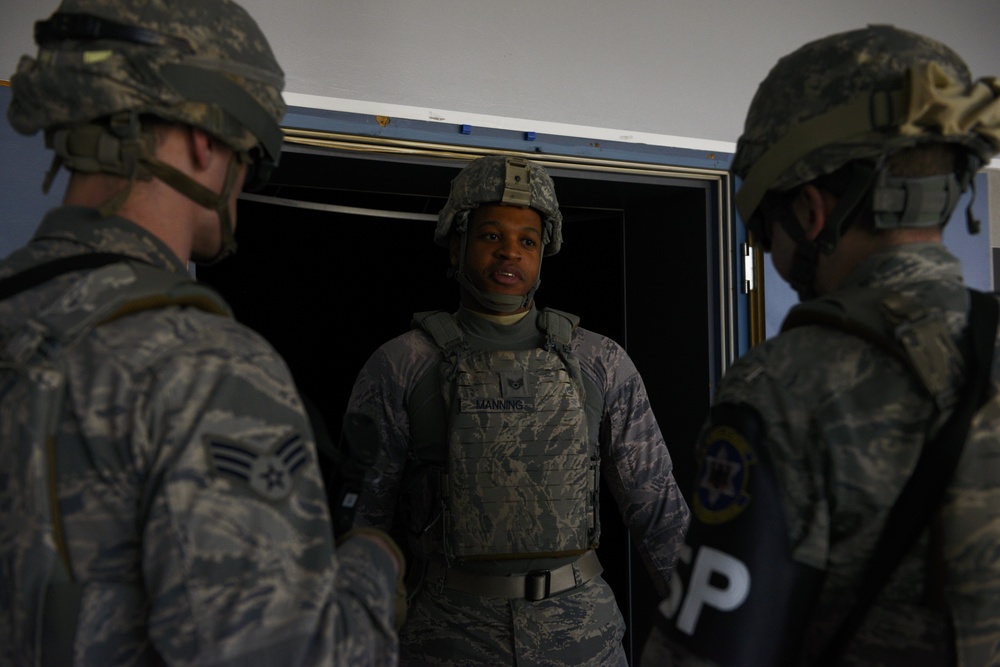 569th SFS Airmen conduct active shooter  training