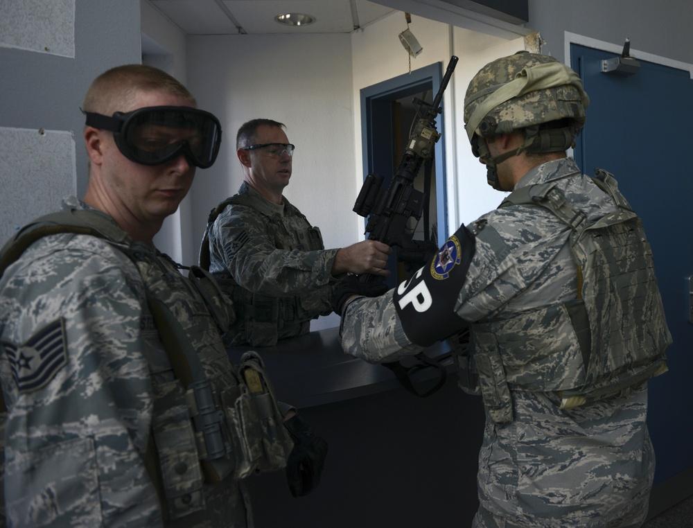 569th SFS Airmen conduct active shooter training