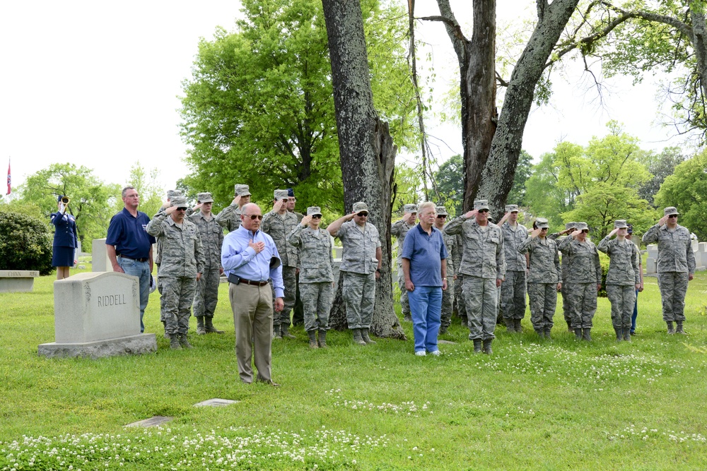 Airmen Remembered During Graveside Ceremony