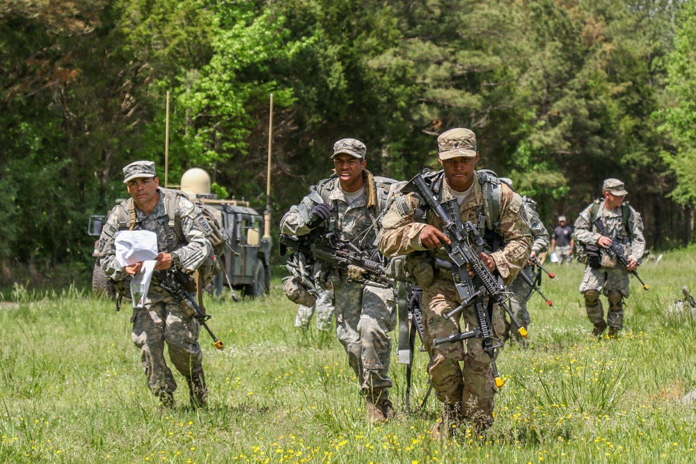 Active, Guard Engineers Prove Capabilities in Virginia Sapper Stakes