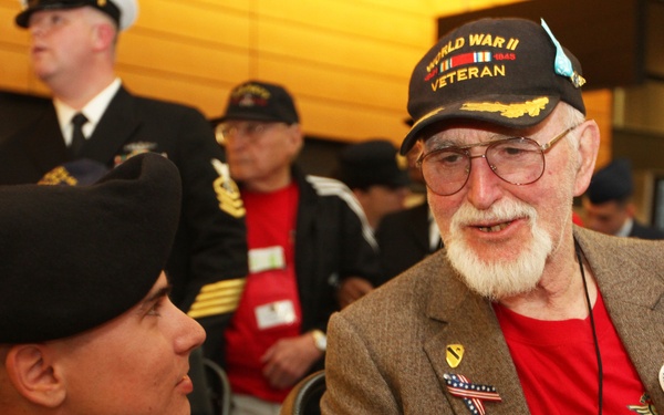 HHBN, I Corps help Honor Flight veterans