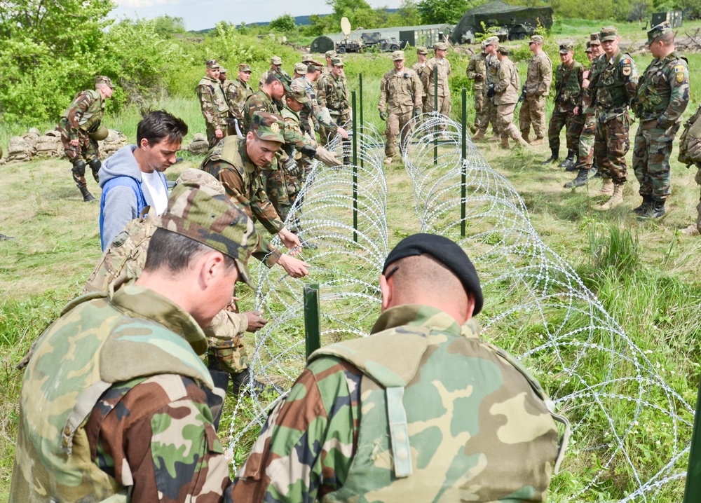 RES 2CR Soldiers train with Moldovan Army