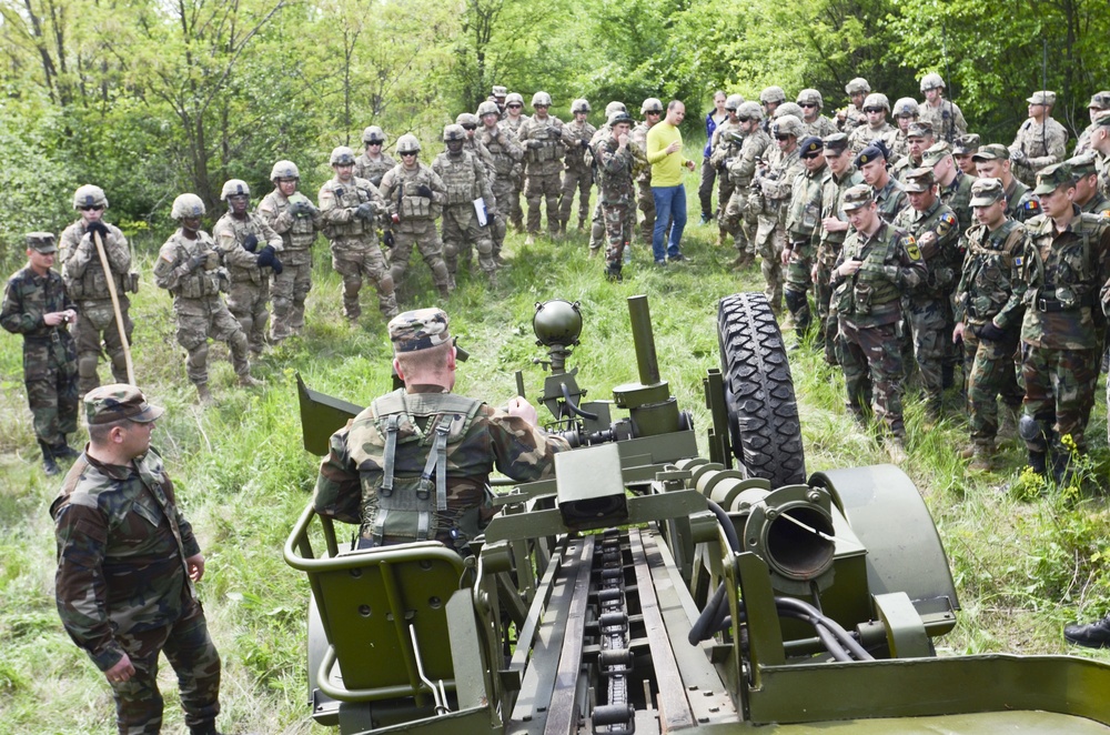 RES 2CR Soldiers train with Moldovan Army