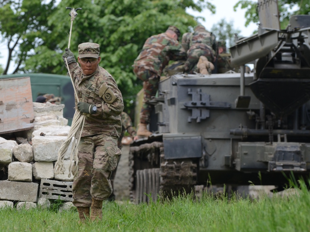 RES 2CR Soldiers train with Moldovan Army