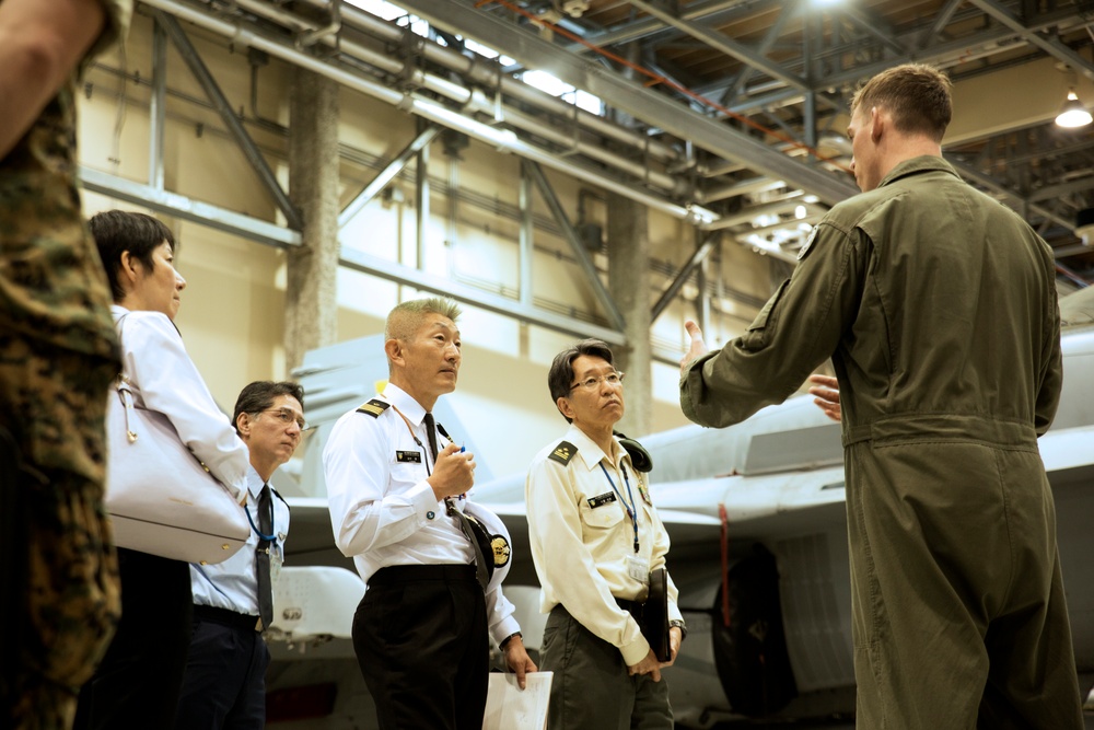 Japanese instructors acquire new insight about Marine operations