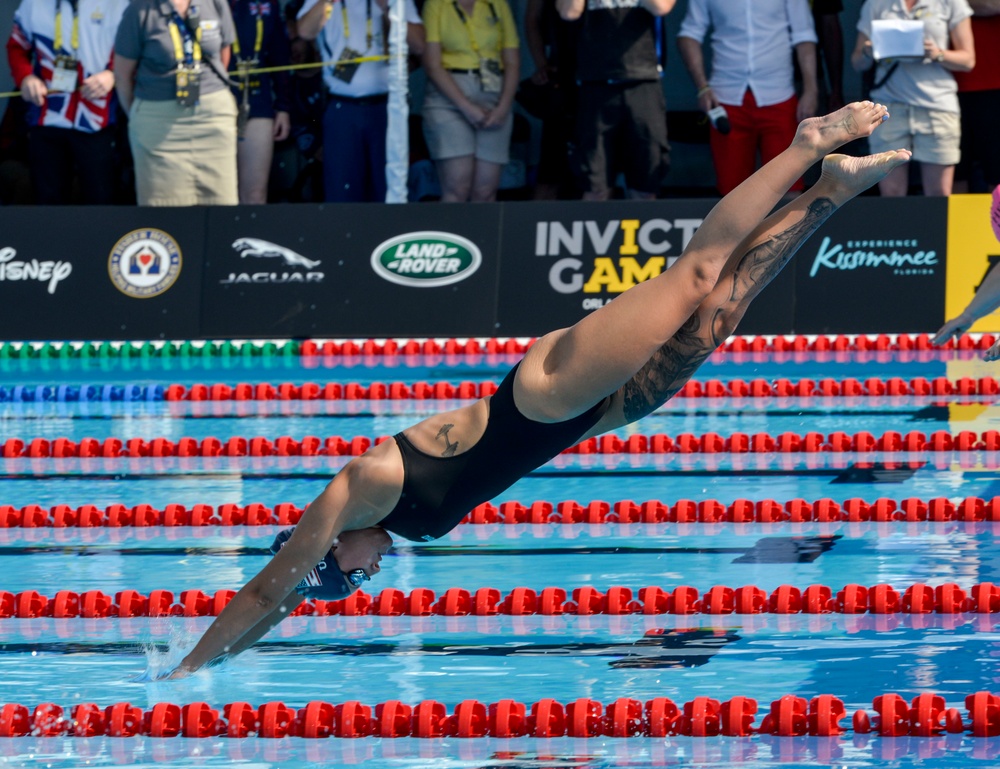 Gold Medalist Swimming Soldier Elizabeth Marks Wins Big
