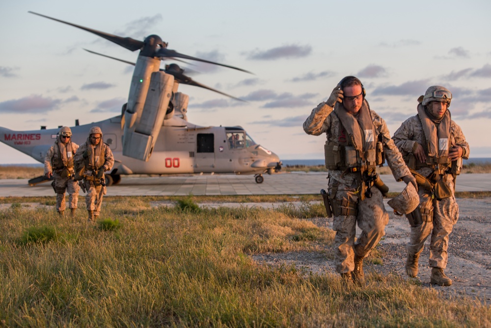 MEU Exercise 2016: Corpsmen Osprey Familiarization