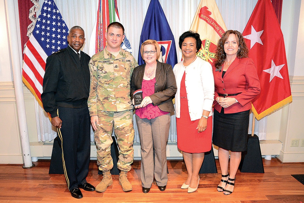 Fort Lee spouses honored at annual event