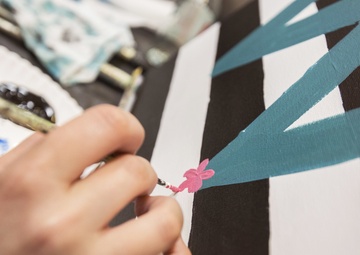 Military spouses get creative while enjoying fellowship
