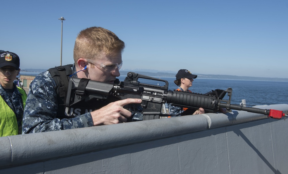 USS Shoup participates in NSE Harbor Security Exercise