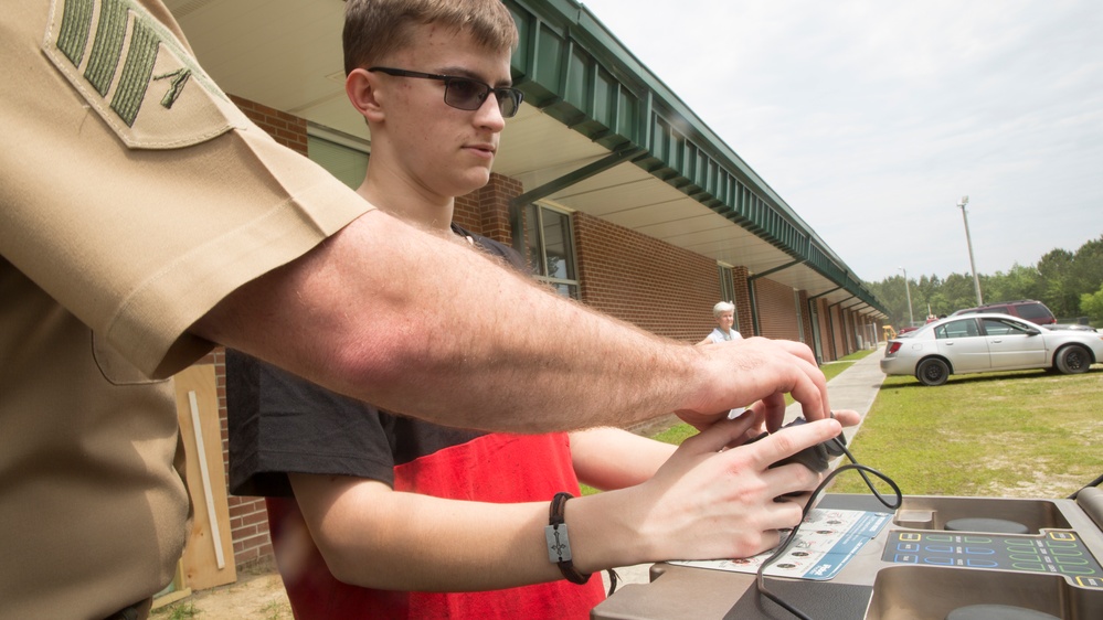 EOD provides firsthand robotics demonstration to Swansboro High Robotics Team