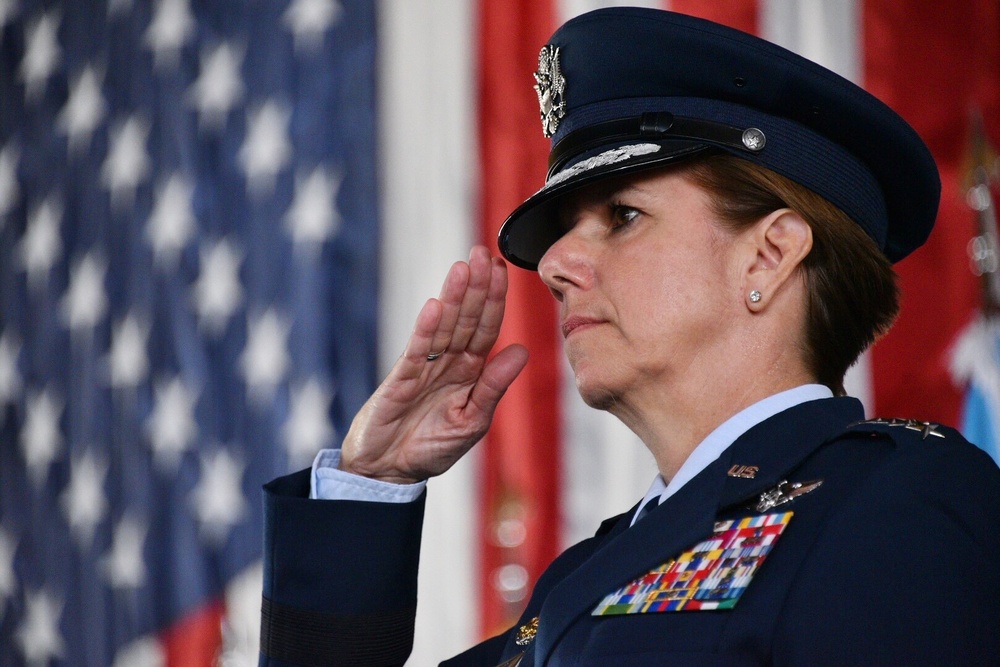 DVIDS - Images - Robinson becomes first female CoCom [Image 2 of 2]