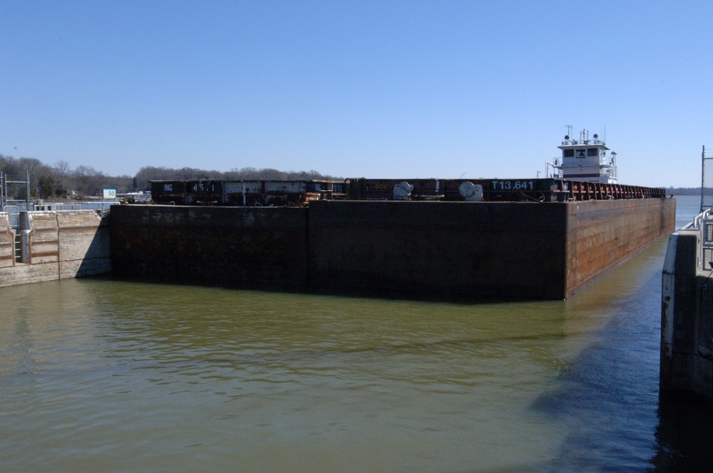 Corps of Engineers offers public access to Old Hickory Lock