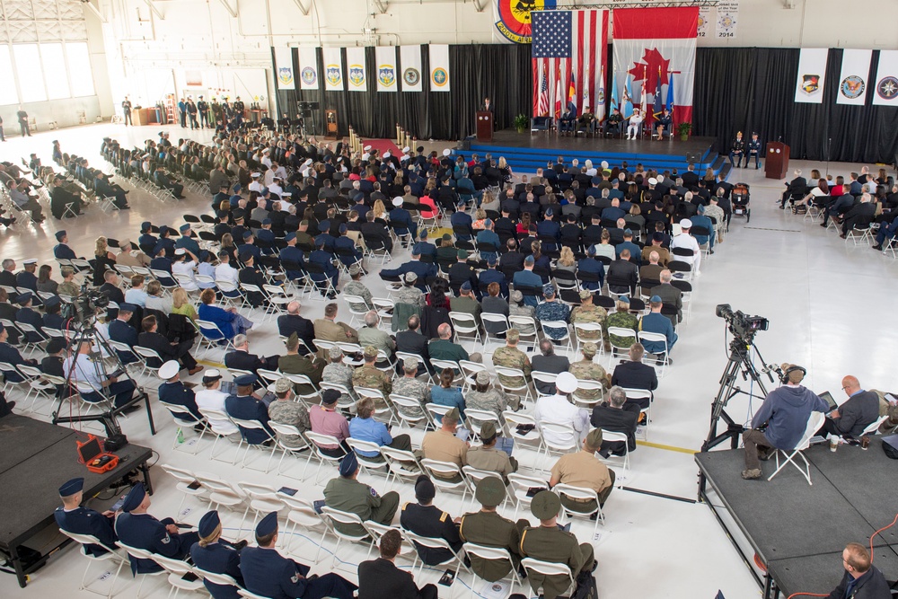 Gen Lori J. Robinson takes command of NORAD and USNORTHCOM