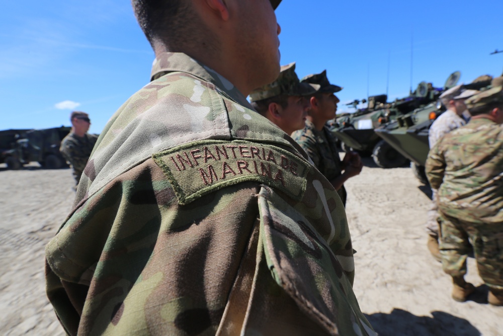 Chilean Marines visit 22nd MEU Marines